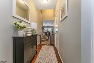 34 Washington Square Circle, Washington Boro, NJ 07882 - Photo 3