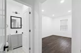 858 S 16th St, Newark, NJ 07108 - Photo 17