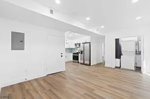 858 S 16th St, Newark, NJ 07108 - Photo 11