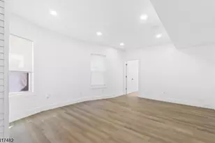 858 S 16th St, Newark, NJ 07108 - Photo 17