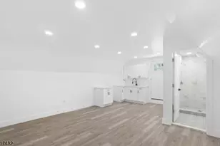 858 S 16th St, Newark, NJ 07108 - Photo 13