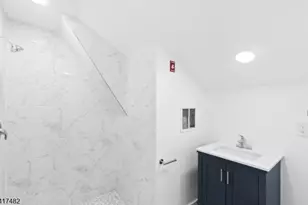 858 S 16th St, Newark, NJ 07108 - Photo 15