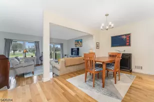 37 Chelsea Cir, Raritan Township, NJ 08822 - Photo 7