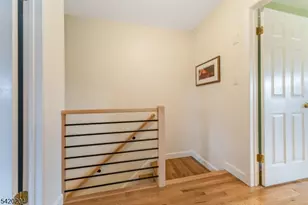 37 Chelsea Cir, Raritan Township, NJ 08822 - Photo 17