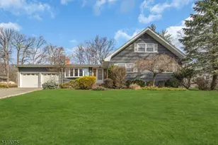 25 Greenwich Rd, Edison, NJ 08820 - Photo 1