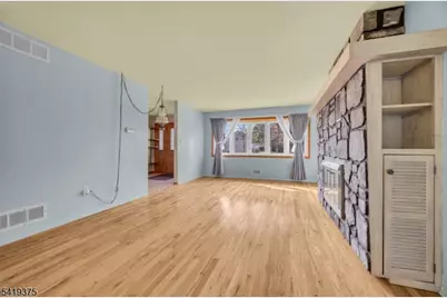 25 Greenwich Rd, Edison, NJ 08820 - Photo 9