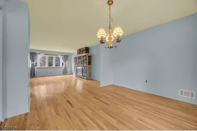 25 Greenwich Rd, Edison, NJ 08820 - Photo 13