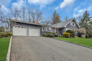 25 Greenwich Rd, Edison, NJ 08820 - Photo 3