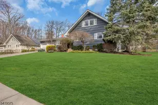 25 Greenwich Rd, Edison, NJ 08820 - Photo 5