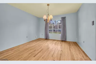 25 Greenwich Rd, Edison, NJ 08820 - Photo 11