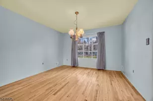 25 Greenwich Rd, Edison, NJ 08820 - Photo 11
