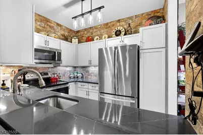 48 Academy Court, Bedminster Township, NJ 07921 - Photo 3