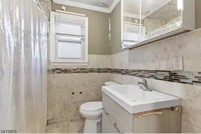 1490 Champlin Sq, Teaneck Township, NJ 07666 - Photo 9