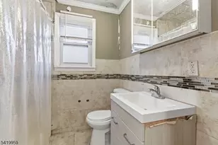 1490 Champlin Square, Teaneck Township, NJ 07666 - Photo 9