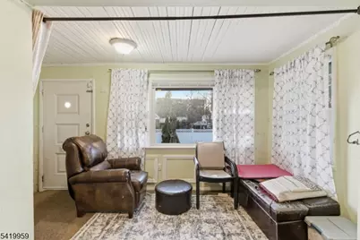 1490 Champlin Sq, Teaneck Township, NJ 07666 - Photo 15