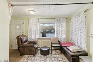 1490 Champlin Square, Teaneck Township, NJ 07666 - Photo 15