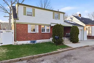 1490 Champlin Square, Teaneck Township, NJ 07666 - Photo 3