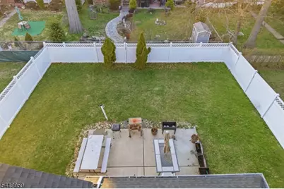 1490 Champlin Sq, Teaneck Township, NJ 07666 - Photo 23