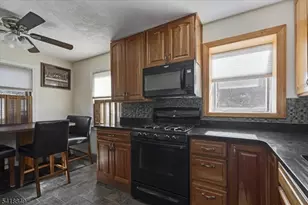 426 Brook Ct, Plainfield, NJ 07060 - Photo 9