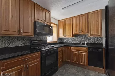 426 Brook Ct, Plainfield, NJ 07060 - Photo 7