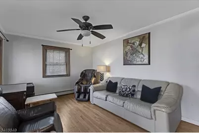 426 Brook Ct, Plainfield, NJ 07060 - Photo 3