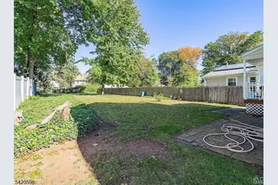 239 E 4th Ave, Roselle, NJ 07203 - Photo 17