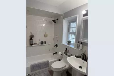 239 E 4th Ave, Roselle, NJ 07203 - Photo 11