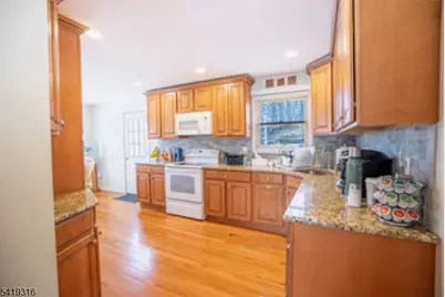 2 Lilac Rd, Jefferson Township, NJ 07849 - Photo 5