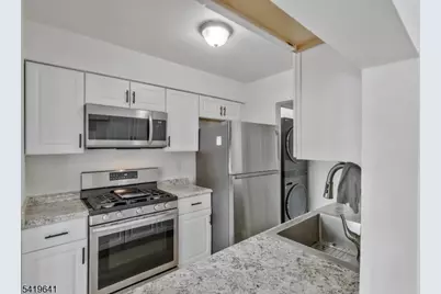 81 Almond Dr, Franklin Township, NJ 08873 - Photo 5