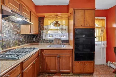 241 Halsted St, East Orange, NJ 07018 - Photo 11