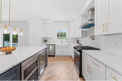 132 N 17th St, East Orange, NJ 07017 - Photo 9