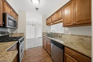 114 Henley Dr, Franklin Township, NJ 08873 - Photo 9