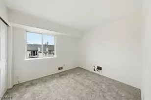 114 Henley Dr, Franklin Township, NJ 08873 - Photo 23