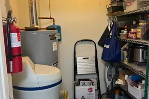 692 Honeybrook Cir, Lopatcong Township, NJ 08886 - Photo 9