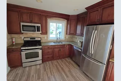 54 Riverview Cir, Little Falls Township, NJ 07424 - Photo 9