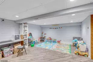 28 Edgehill Ave, Chatham, NJ 07928 - Photo 17