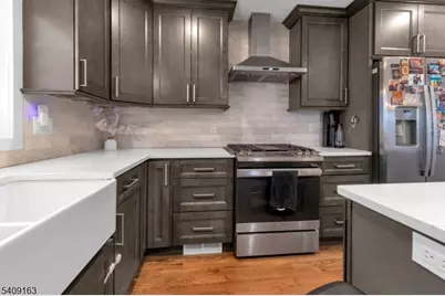 112 E 12th St, Linden, NJ 07036 - Photo 9