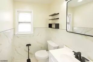 100 Eastern Wy, Rutherford, NJ 07070 - Photo 15