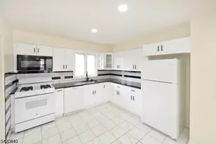 100 Eastern Wy, Rutherford, NJ 07070 - Photo 11