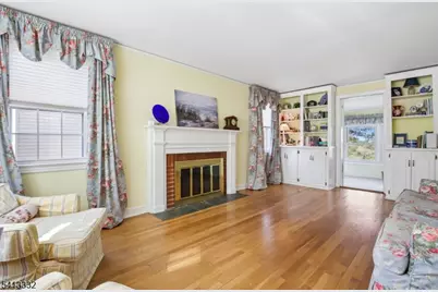 33 Coolidge Ave, West Caldwell, NJ 07006 - Photo 3