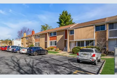 68 Chestnut Ct, Hillsborough Township, NJ 08844 - Photo 5