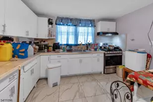 422 Schiller St, Elizabeth, NJ 07206 - Photo 5