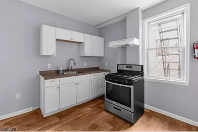 95 1st St, Elizabeth, NJ 07206 - Photo 9