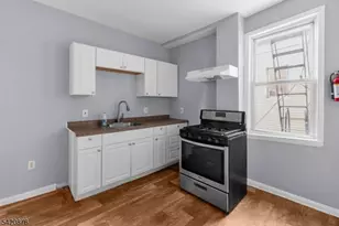 95 1st St, Elizabeth, NJ 07206 - Photo 9