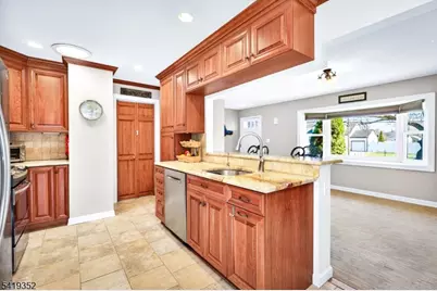 423 S Plainfield Ave, South Plainfield, NJ 07080 - Photo 11