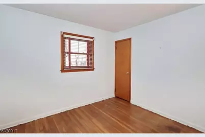 130 Warrenville Rd, Green Brook Township, NJ 08812 - Photo 17