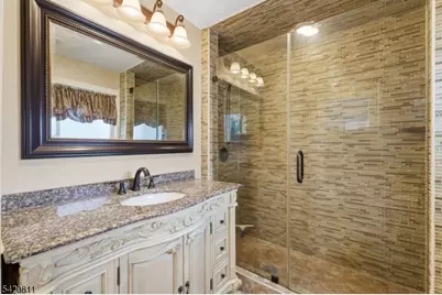 385 Berkeley Ave, Bloomfield, NJ 07003 - Photo 13