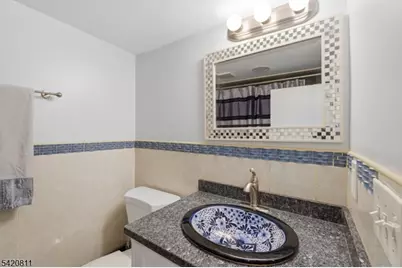 385 Berkeley Ave, Bloomfield, NJ 07003 - Photo 23