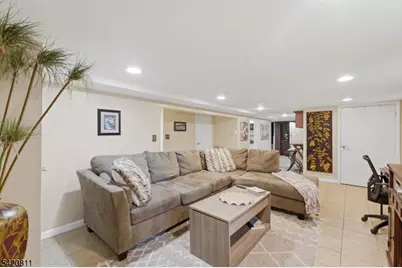 385 Berkeley Ave, Bloomfield, NJ 07003 - Photo 25