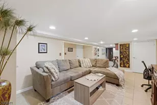 385 Berkeley Ave, Bloomfield, NJ 07003 - Photo 25